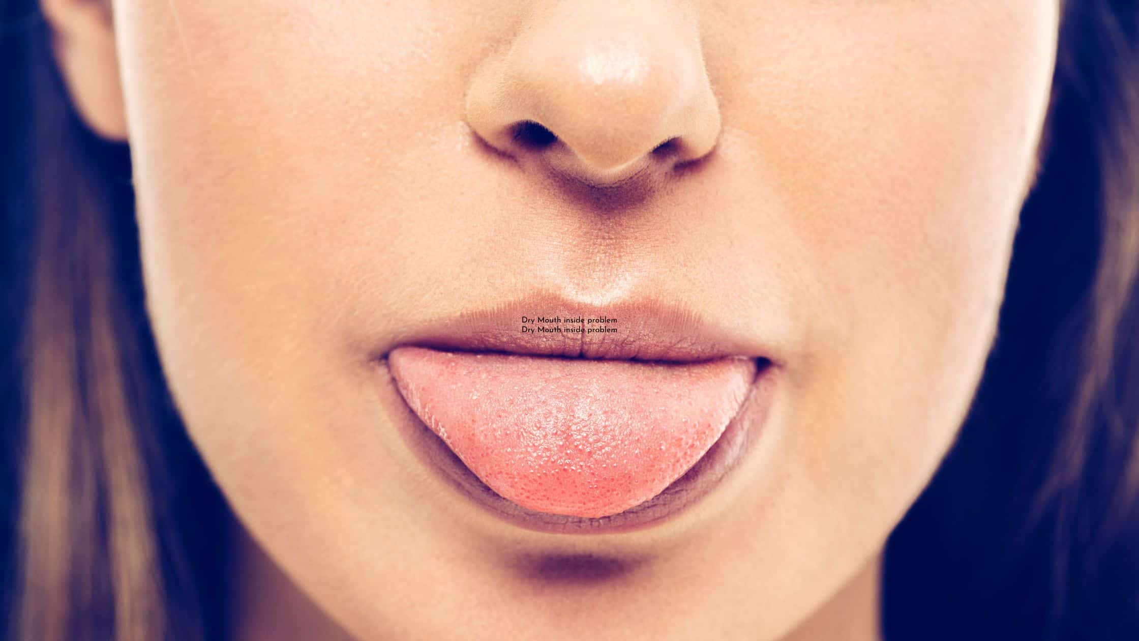 Фото рта с языком без лица девушки